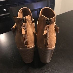 Rampage women’s booties size 9 1/2